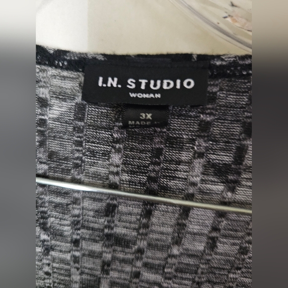 I.N. Studio Black and White Patterned Cardigan - Picture 4 of 4